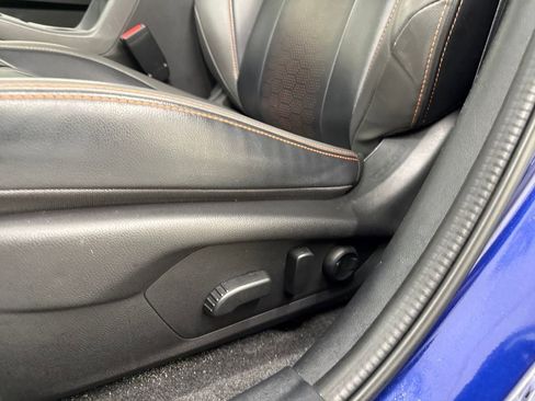 Used 2024 Subaru Crosstrek 2.5i Limited w/ Crosstrek Mirror Package image 12