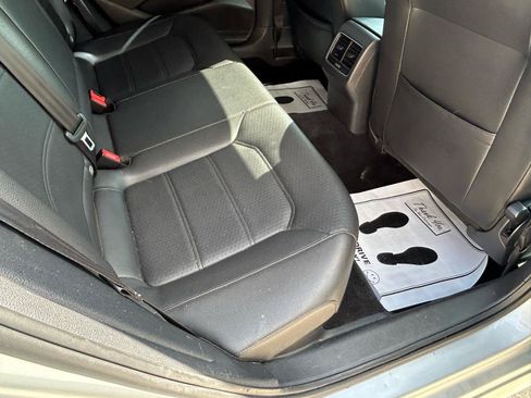 Used 2013 Volkswagen Passat TDI SE FWD image 11