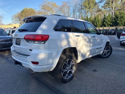 Used 2020 Jeep Grand Cherokee Overland image 3