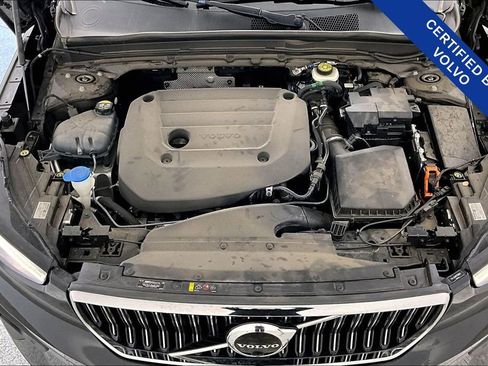 Used 2023 Volvo XC40 B5 Plus w/ Protection Package Premier image 12