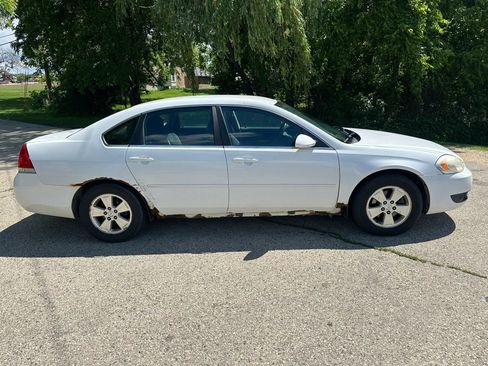 Used 2011 Chevrolet Impala LT FWD image 5