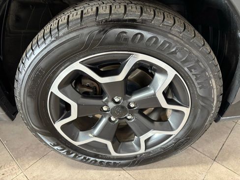Used 2015 Subaru Crosstrek 2.0i Premium image 9