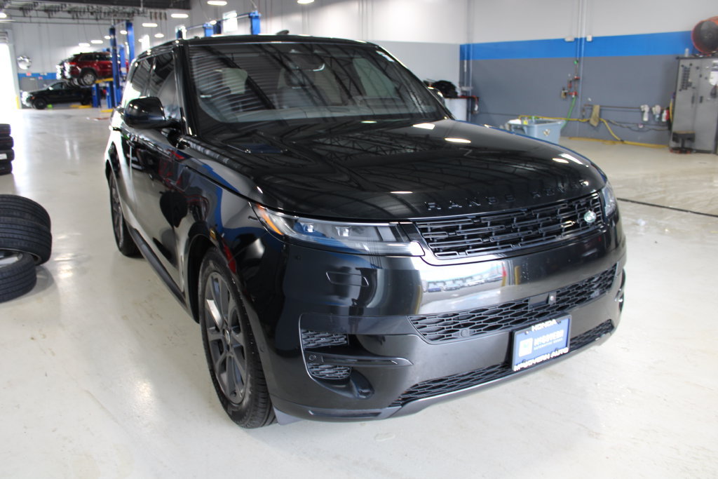 Used 2023 Land Rover Range Rover Sport SE AWD/4WD image 3