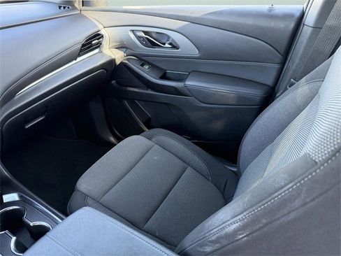 Certified 2023 Chevrolet Traverse LT image 35