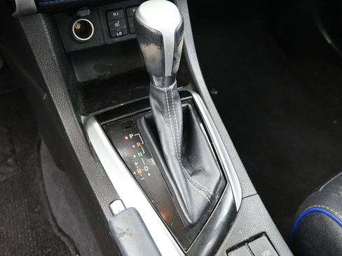 Used 2017 Toyota Corolla XSE image 28