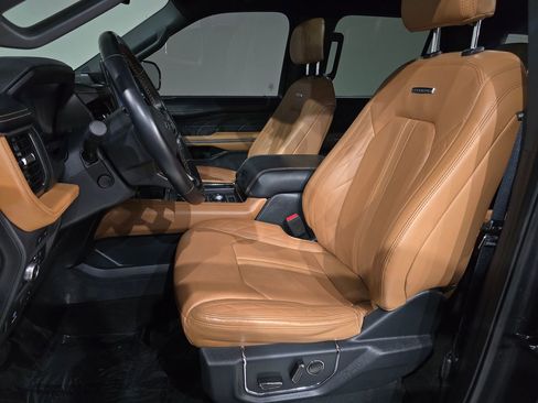 Used 2022 Ford Expedition Platinum image 21