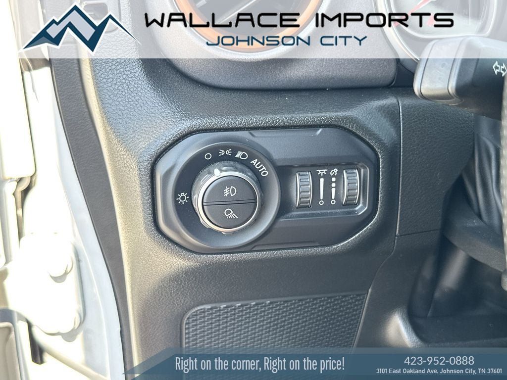 Used 2022 Jeep Gladiator Mojave w/ Cold Weather Group AWD/4WD image 33