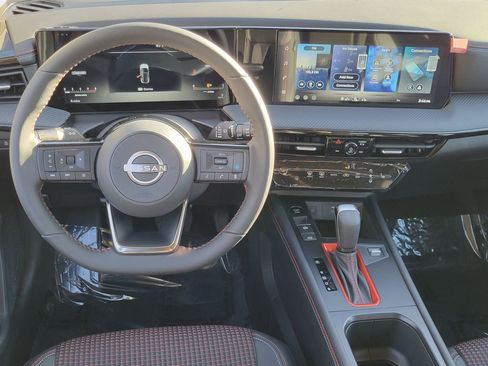 New 2026 Nissan Kicks SR w/ SR Premium Package FWD image 5