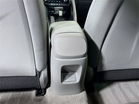 Certified 2025 Hyundai Elantra Sport image 25