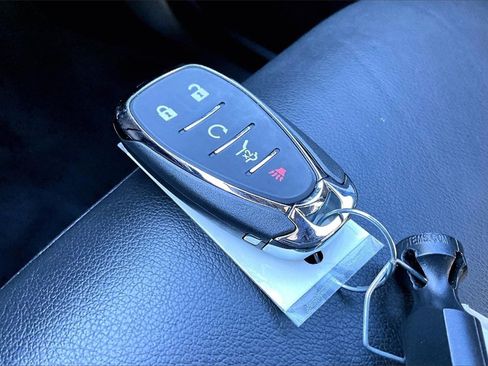 Used 2023 Chevrolet Traverse LT image 11