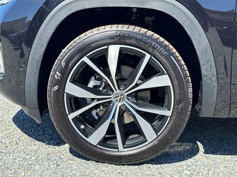 New 2026 Volkswagen Atlas Cross Sport SEL Premium R-Line image 9