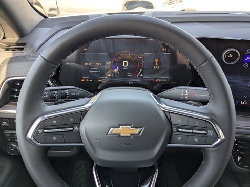 New 2025 Chevrolet Suburban Premier image 12