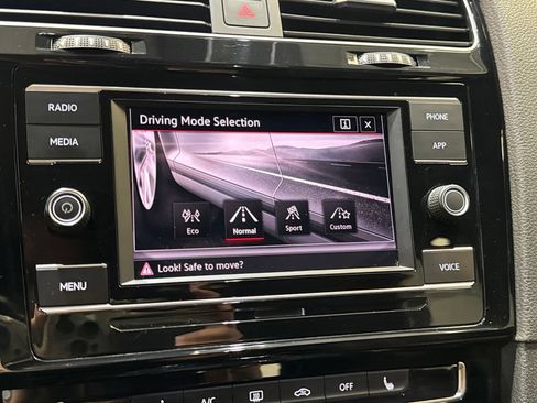 Used 2020 Volkswagen GTI S FWD image 31