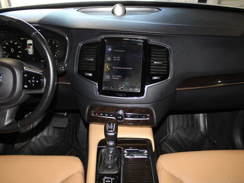 Used 2017 Volvo XC90 T6 Momentum w/ Vision Package AWD/4WD image 13