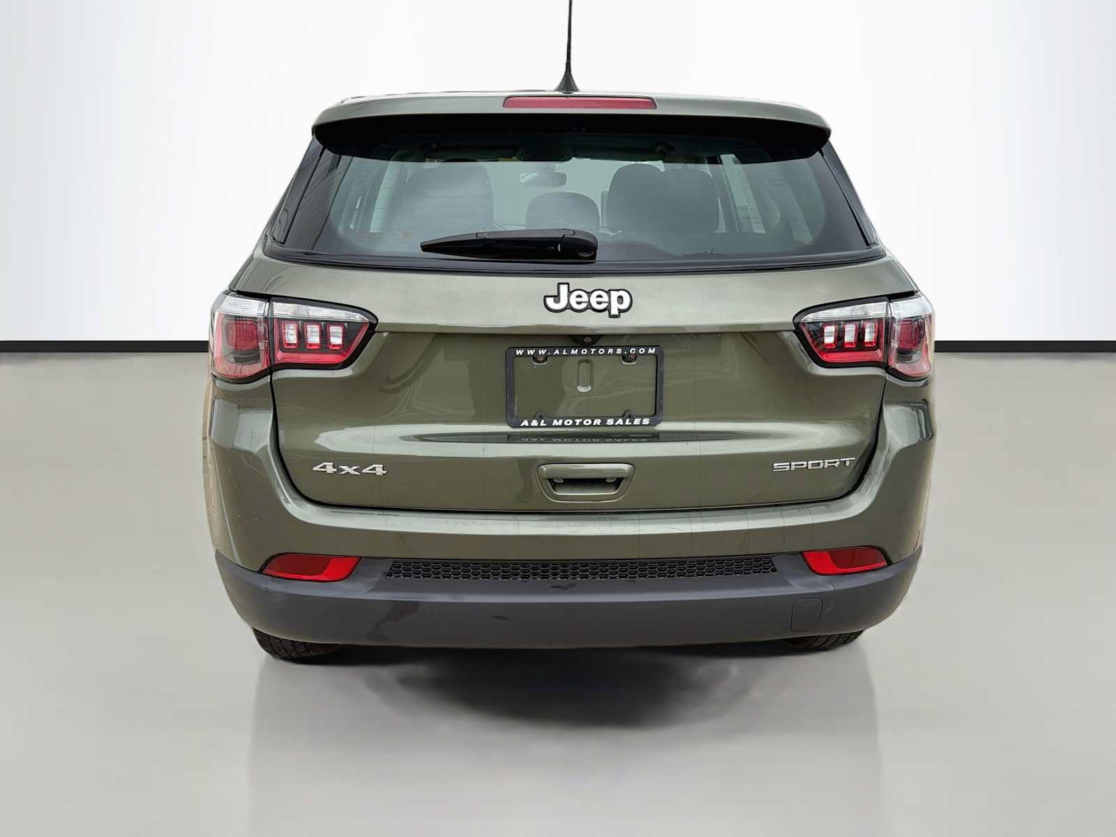 Used 2019 Jeep Compass Sport AWD/4WD image 4