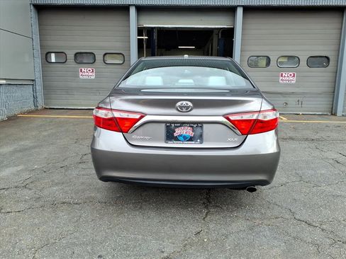 Used 2017 Toyota Camry XSE image 5