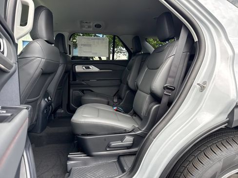 New 2026 Ford Explorer Active w/ Active Comfort Package RWD image 24