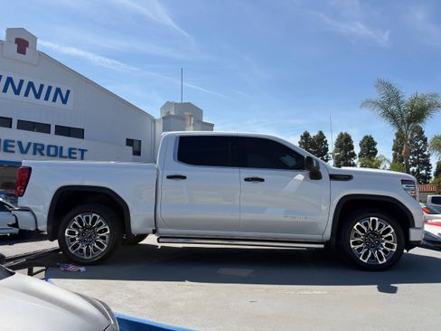 Used 2025 GMC Sierra 1500 Denali Ultimate image 9