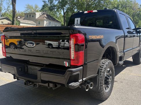 Used 2023 Ford F250 Lariat w/ Lariat Ultimate Package AWD/4WD image 10