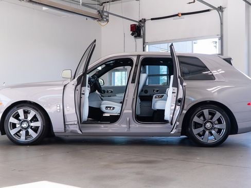 Used 2022 Rolls-Royce Cullinan image 8