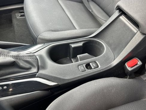 Used 2024 Toyota Corolla LE FWD image 31