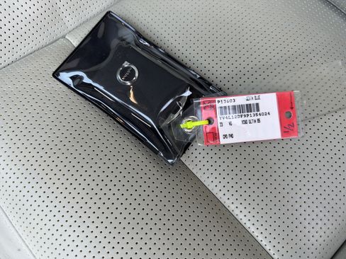 Certified 2023 Volvo XC60 B5 Ultimate w/ Protection Package Premier FWD image 38