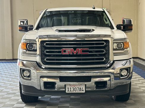 Used 2017 GMC Sierra 2500 SLT w/ Duramax Plus Package AWD/4WD image 9