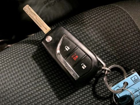 Used 2023 Toyota RAV4 LE AWD/4WD image 15