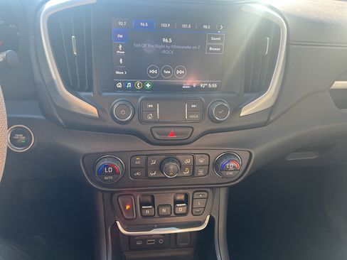 Used 2020 GMC Terrain SLT AWD/4WD image 16