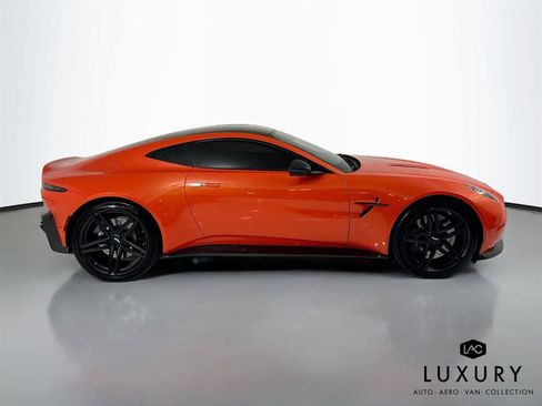 Used 2025 Aston Martin V8 Vantage Coupe image 5