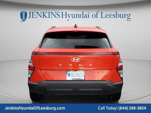 Used 2024 Hyundai Kona SEL w/ Convenience Package FWD image 5