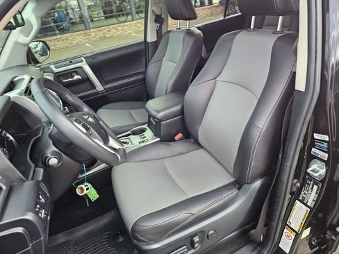 Used 2018 Toyota 4Runner SR5 Premium AWD/4WD image 21