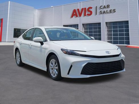 Used 2025 Toyota Camry LE FWD image 9