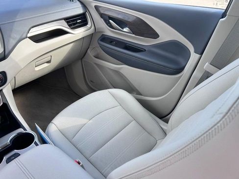 Used 2024 GMC Terrain Denali image 17