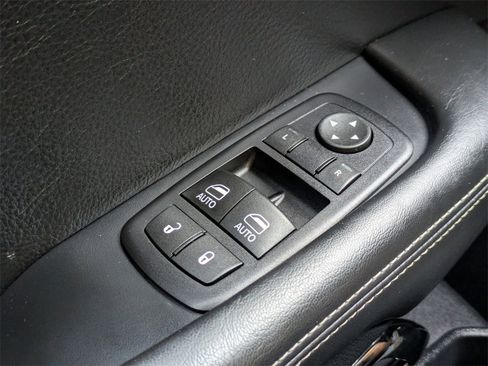 Used 2015 Dodge Challenger SRT Hellcat image 21