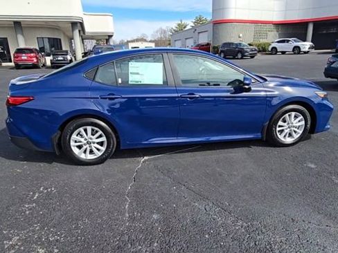Used 2026 Toyota Camry LE w/ Convenience Package image 9