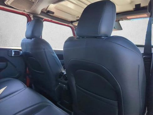 Used 2025 Jeep Wrangler Willys image 23