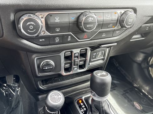 Used 2026 Jeep Wrangler Unlimited Sport AWD/4WD image 34