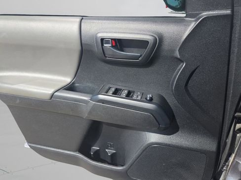 Used 2022 Toyota Tacoma SR5 image 29