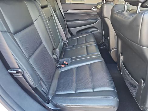 Used 2019 Jeep Grand Cherokee Limited w/ Luxury Group II AWD/4WD image 17