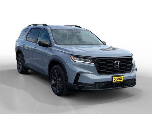 Certified 2024 Honda Pilot Sport image 7