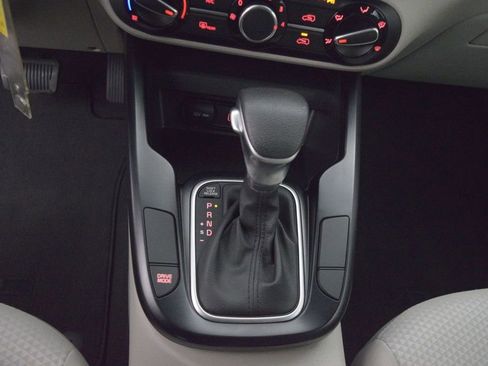 Used 2020 Kia Soul LX image 24