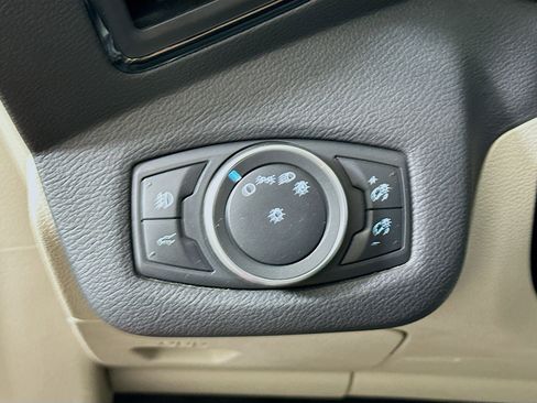 Used 2018 Ford Escape Titanium FWD image 16
