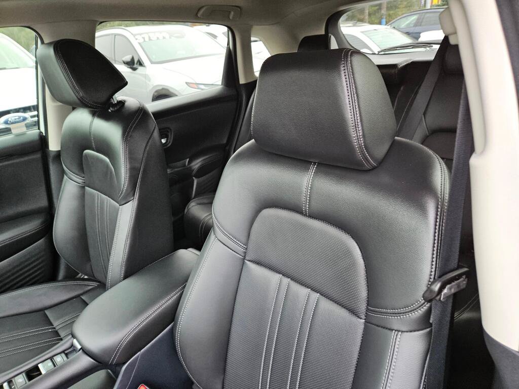 Used 2023 Honda HR-V EX-L image 16