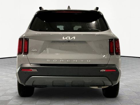 Used 2022 Kia Sorento S AWD/4WD image 5