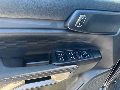 Used 2025 Ford Ranger XLT AWD/4WD image 12