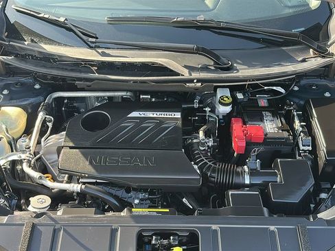 Used 2025 Nissan Rogue SV FWD image 3