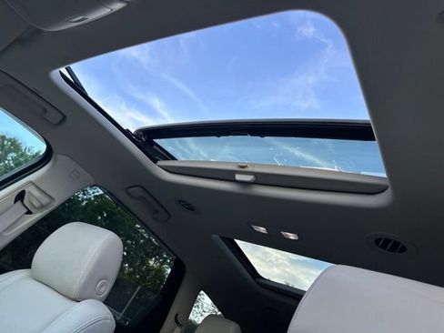 Used 2023 Buick Enclave Essence w/ Experience Buick Package FWD image 15