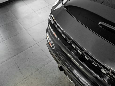 Certified 2024 Porsche Macan 4 Electric image 28