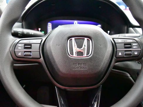 Used 2025 Honda Accord SE image 19